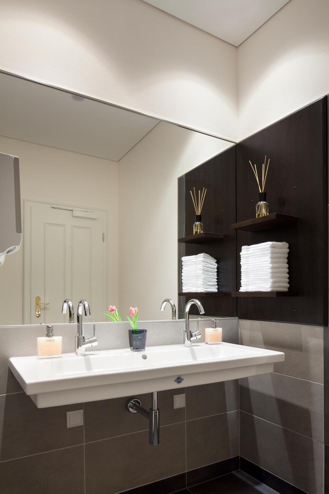 Zu Den Drei Linden Hotel Wermelskirchen Ngoại thất bức ảnh