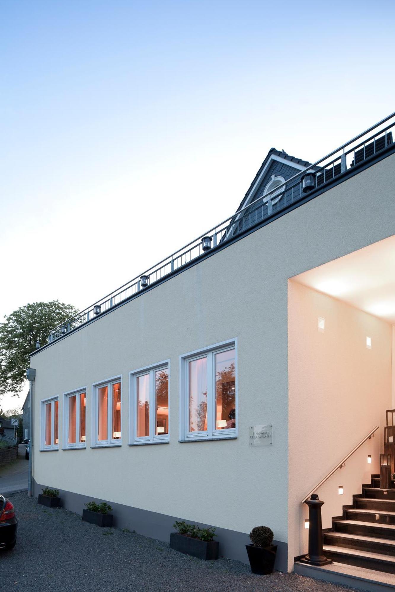 Zu Den Drei Linden Hotel Wermelskirchen Ngoại thất bức ảnh