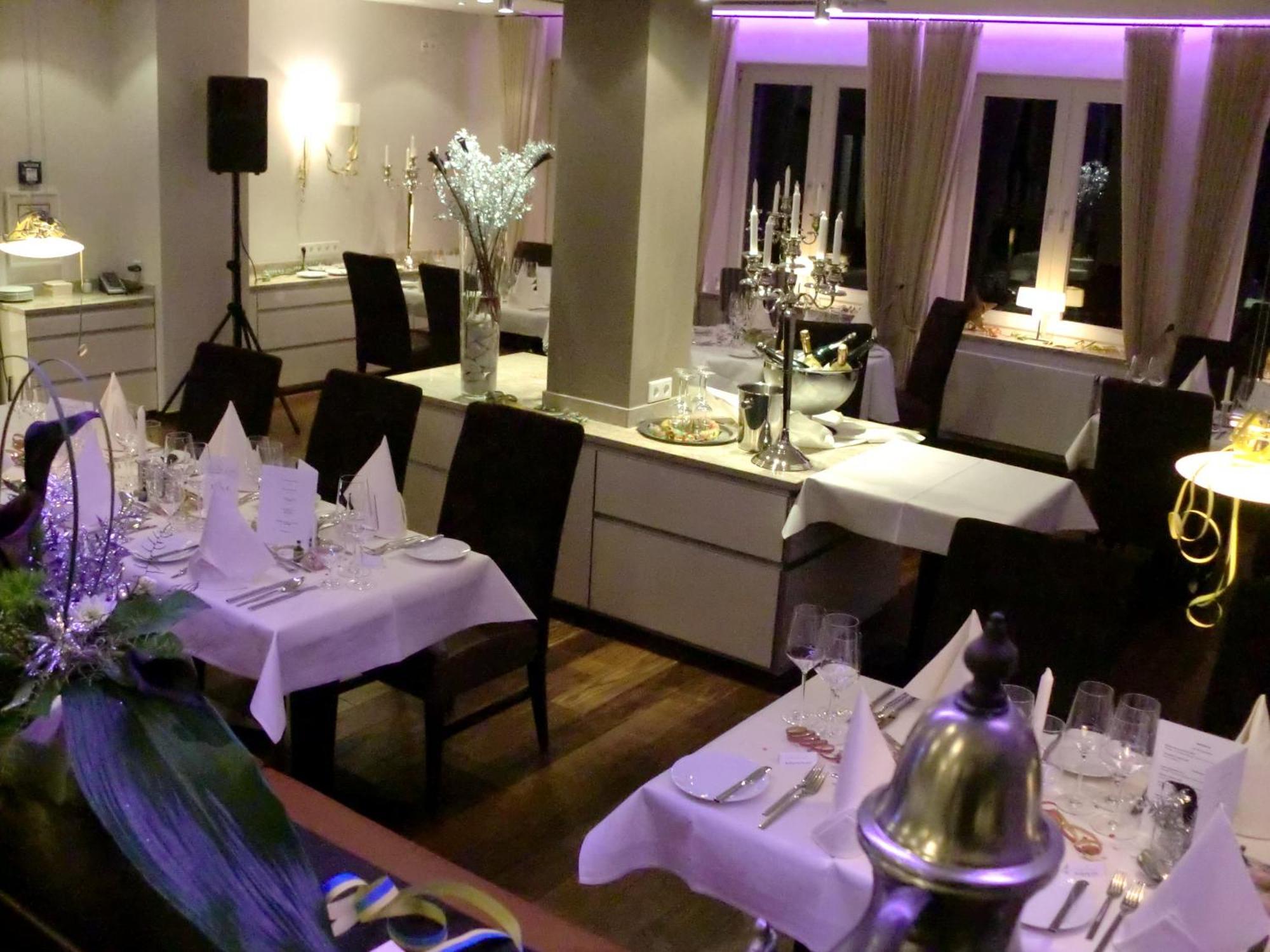Zu Den Drei Linden Hotel Wermelskirchen Ngoại thất bức ảnh