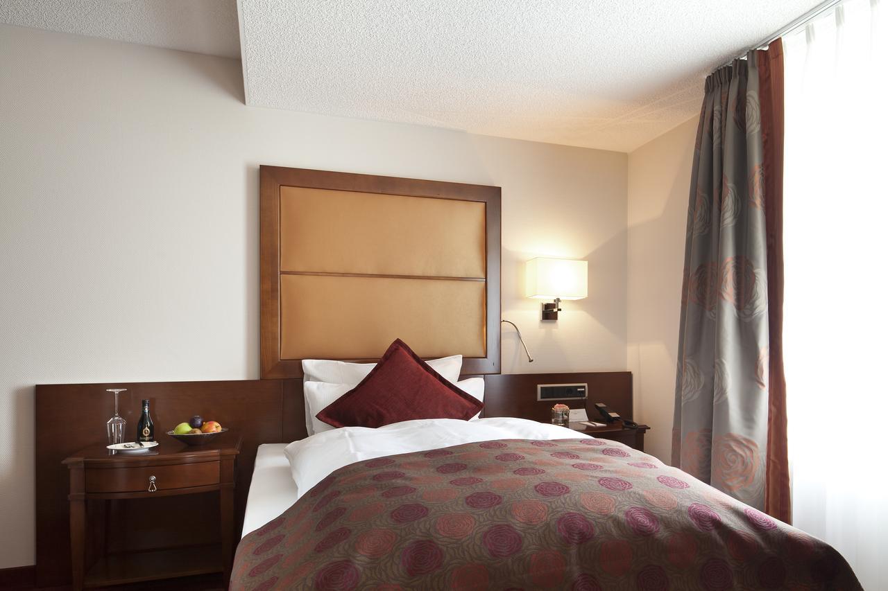Zu Den Drei Linden Hotel Wermelskirchen Phòng bức ảnh